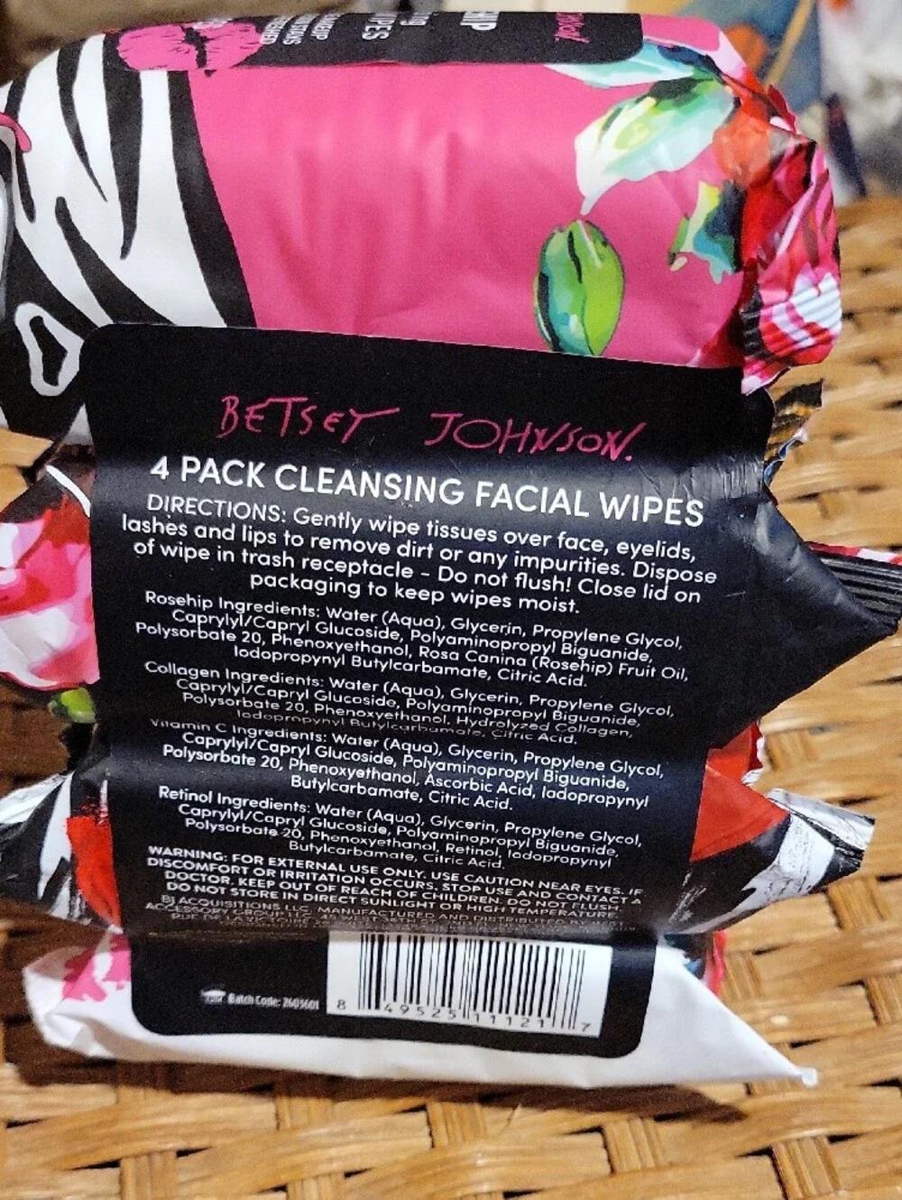 Betsey Johnson Floral & Black 4-Pack Cleansing Facial Wipes